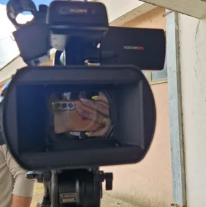 Kad novinarka progovori – zbog stava kritike i na račun ruža